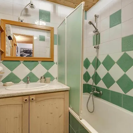 Apartment Lachenal, Alpes Agency, Central Chamonix, Sleeps 2-4 Chamonix